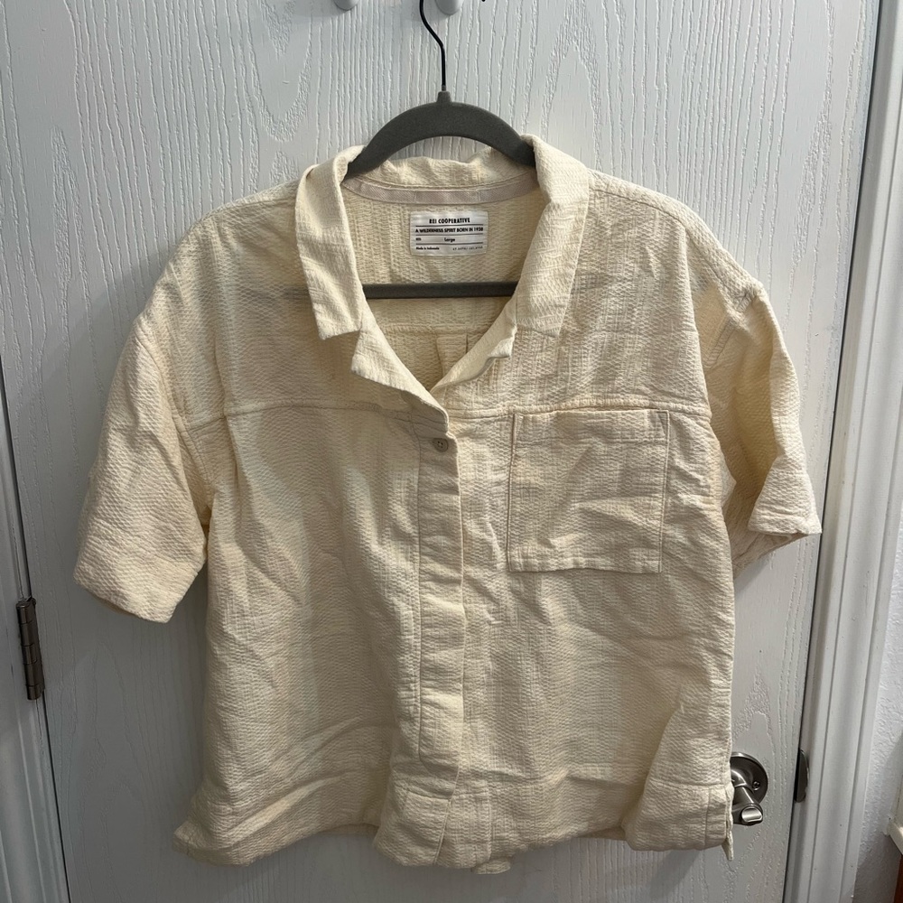 REI Cream Crop Top